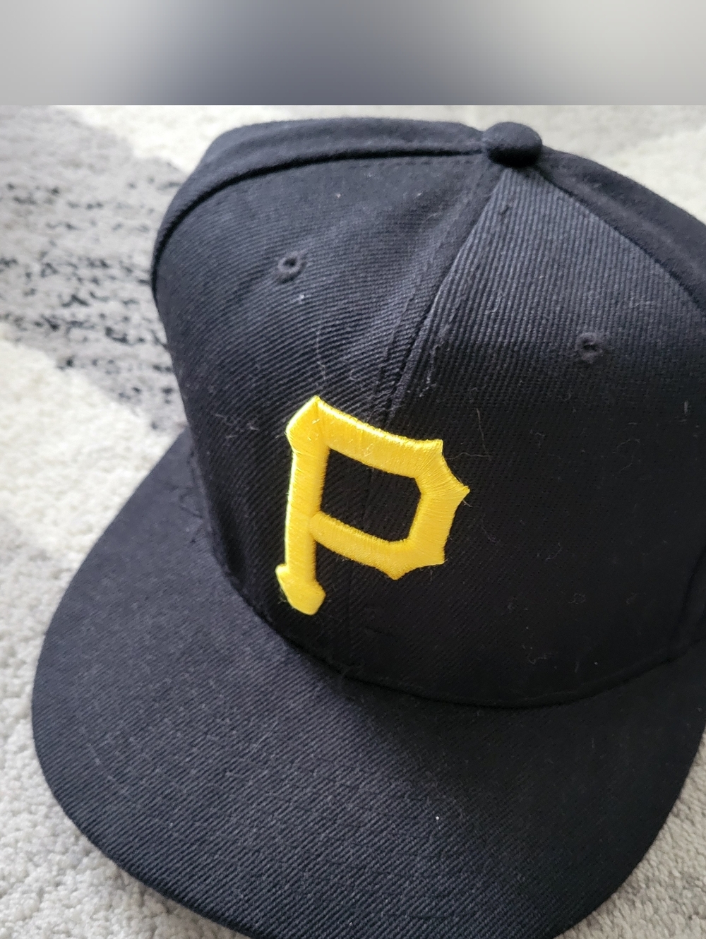 Pitssburgh Pirates New Era Black 59FIFTY Fitted Cap with White Logo Accents